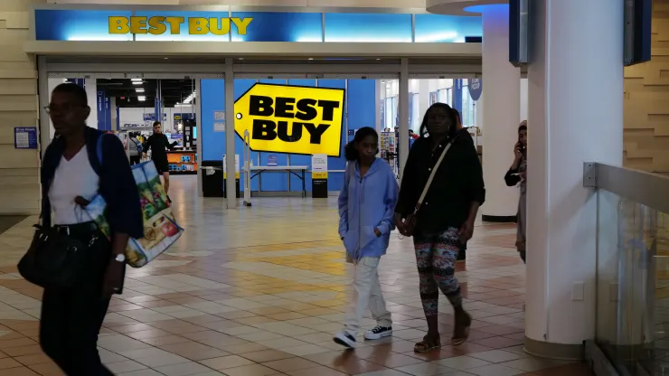 Best Buy Shares Surge on Q2 Profit Beat and Guidance Hike