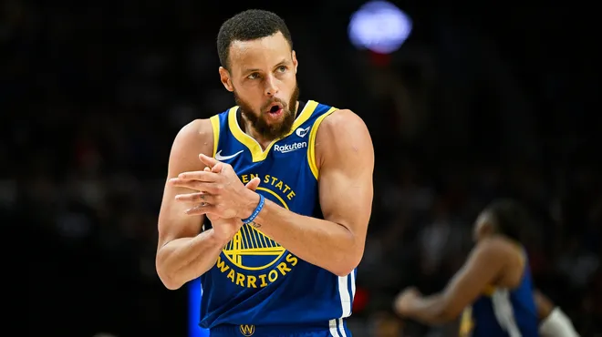 Steph Curry Re-Signs with Warriors: $62.58 Million One-Year Extension