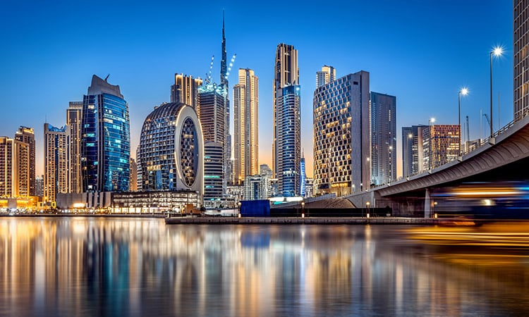 UAE minimum salary requirement for visit visa